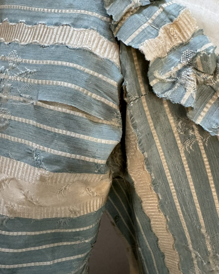 English Open Robe