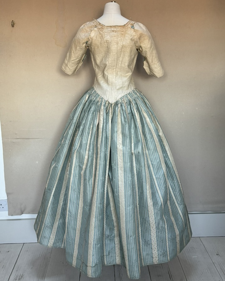 English Open Robe