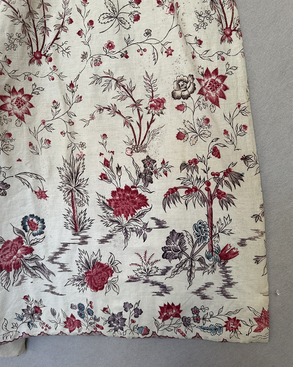 A Dutch Bed Cape