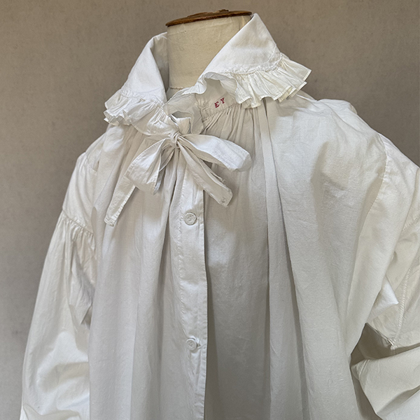 Women's Powdering Shirt Late 18th century