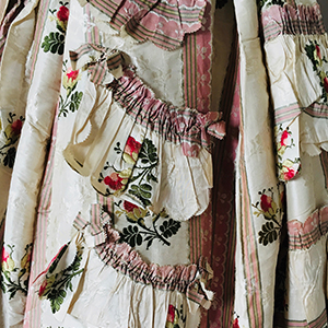 Sack Back Robe